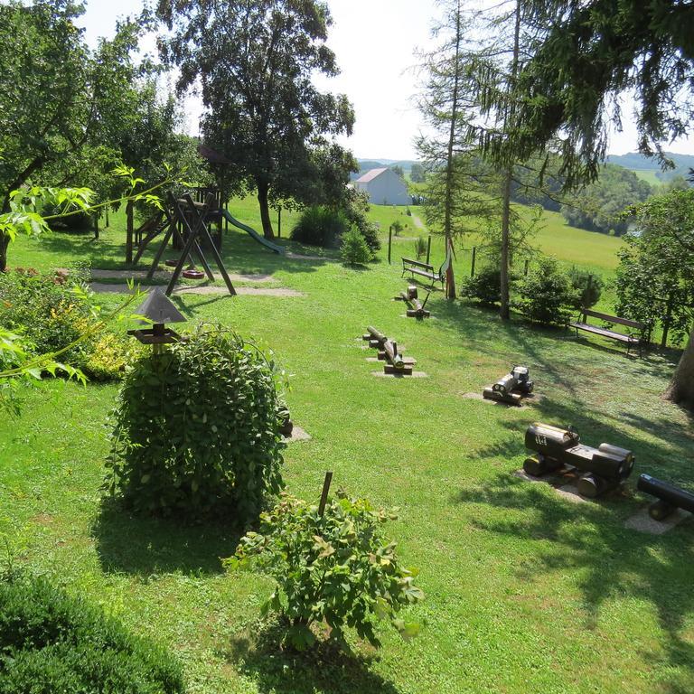 Siker B&B Hotel Pernica Экстерьер фото