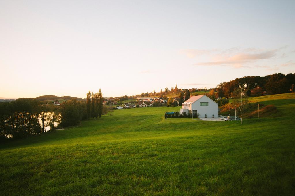 Siker B&B Hotel Pernica Экстерьер фото