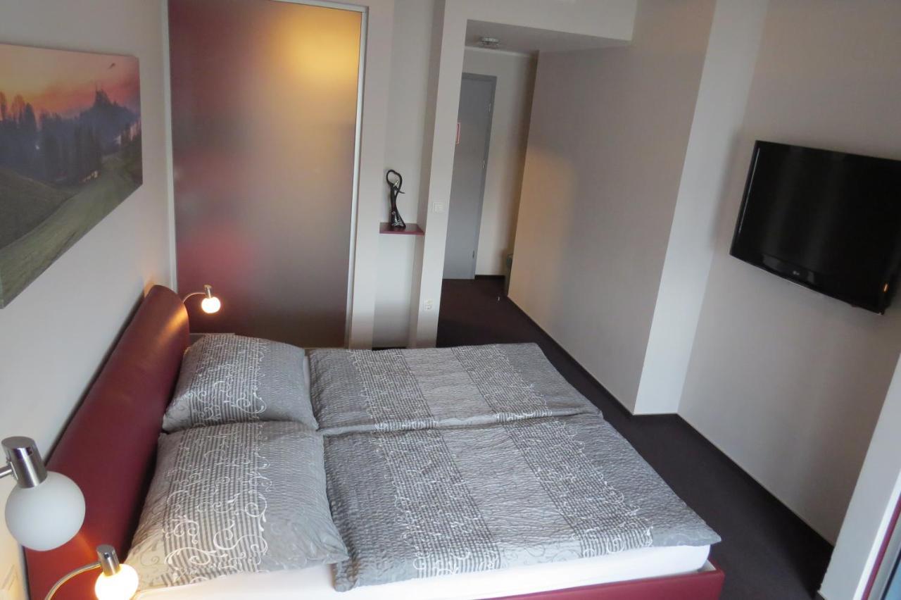 Siker B&B Hotel Pernica Экстерьер фото